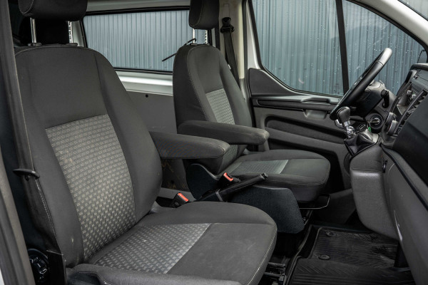 Ford Transit Custom 2.0 EcoBlue L2H1 | DC 5-Zits | 1e Eigenaar | Cruise | PDC | Stoelverw. | Airco | Trekhaak
