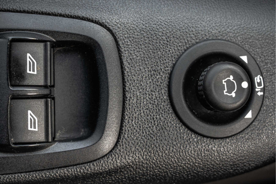 Ford Transit Custom 2.0 EcoBlue L2H1 | DC 5-Zits | 1e Eigenaar | Cruise | PDC | Stoelverw. | Airco | Trekhaak