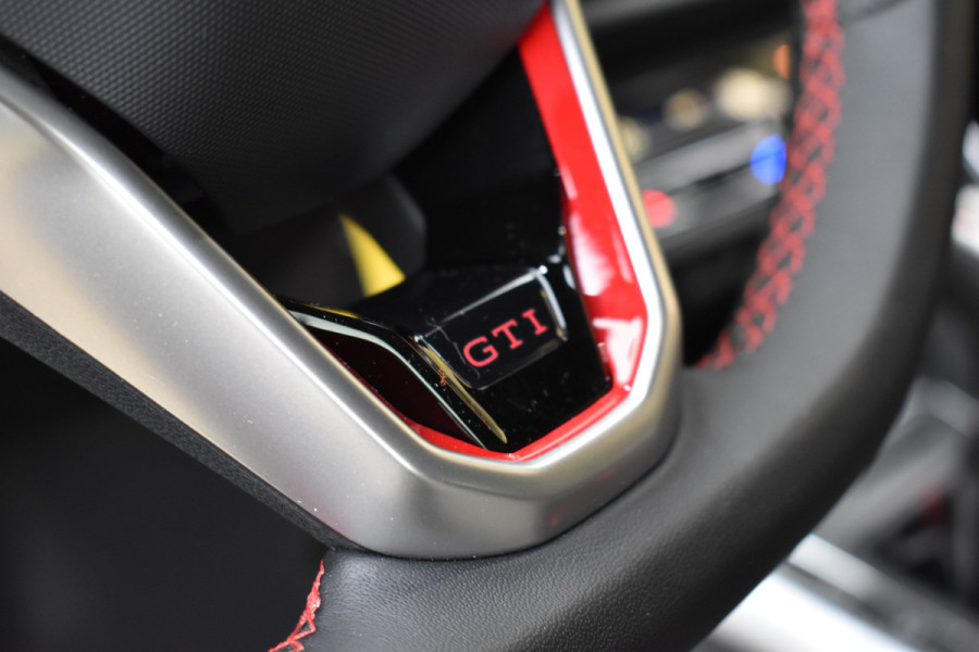 Volkswagen Polo 2.0 TSI GTI TSI 210PK DSG GTI-SPORT IQ-LIGHT/PDC/CARPLAY