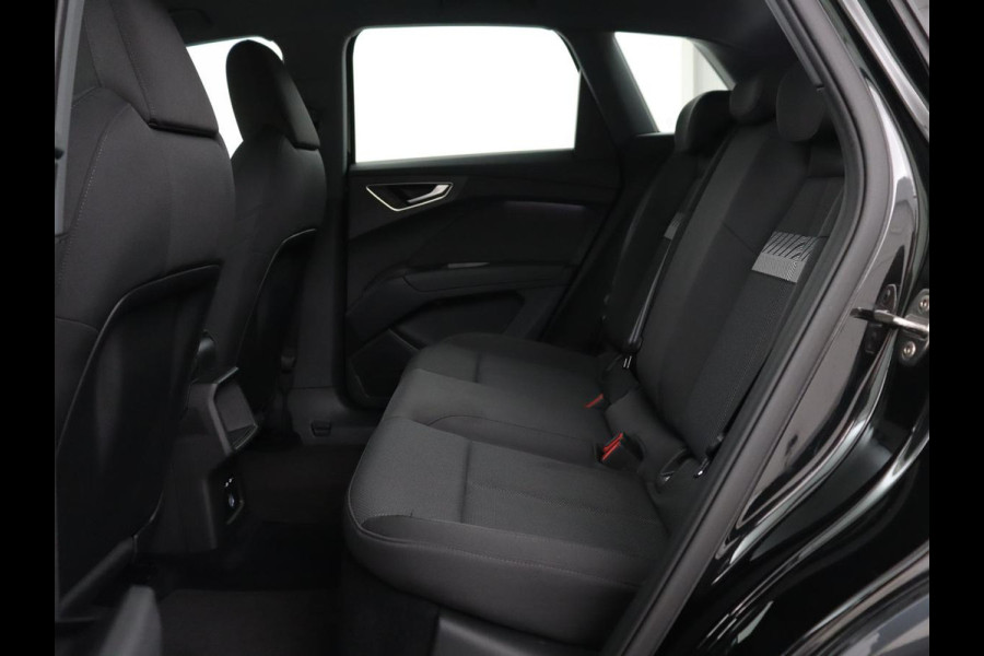 Audi Q4 e-tron 40 Advanced edition 77 kWh | SOH 96,2 % | Achteruitrijcamera | Trekhaak | Cruisecontrol adaptief | Virtual display | Elektrische achterklep