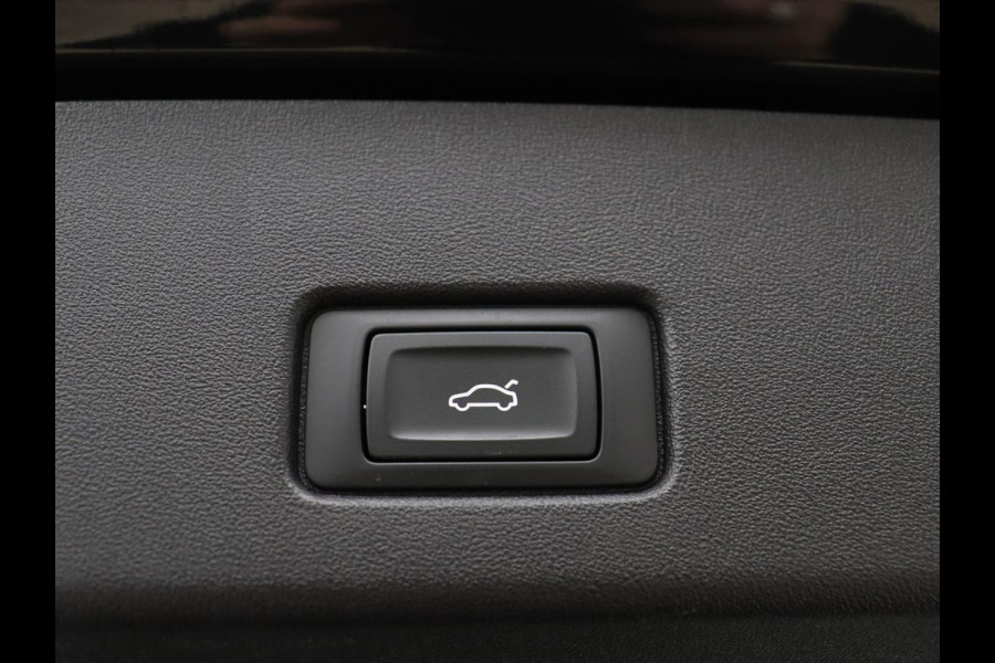 Audi Q4 e-tron 40 Advanced edition 77 kWh | SOH 96,2 % | Achteruitrijcamera | Trekhaak | Cruisecontrol adaptief | Virtual display | Elektrische achterklep