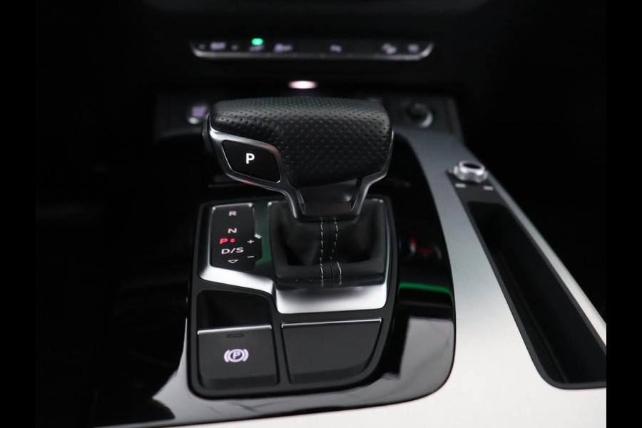 Audi Q5 Sportback 55 TFSI e S Edition S-Line | SOH 98,6 % | Achteruitrij camera | Adaptieve cruise controle | 3 zone Climate | Navigatie | Apple carplay | S-Line |