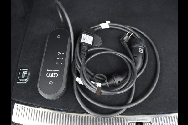 Audi Q5 Sportback 55 TFSI e S Edition S-Line | SOH 98,6 % | Achteruitrij camera | Adaptieve cruise controle | 3 zone Climate | Navigatie | Apple carplay | S-Line |