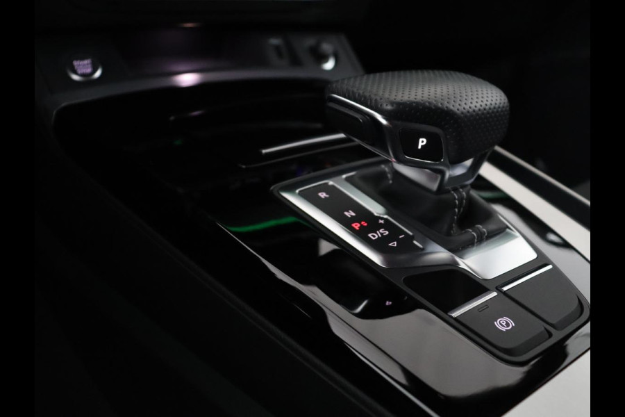 Audi Q5 Sportback 55 TFSI e S Edition S-Line | SOH 98,6 % | Achteruitrij camera | Adaptieve cruise controle | 3 zone Climate | Navigatie | Apple carplay | S-Line |