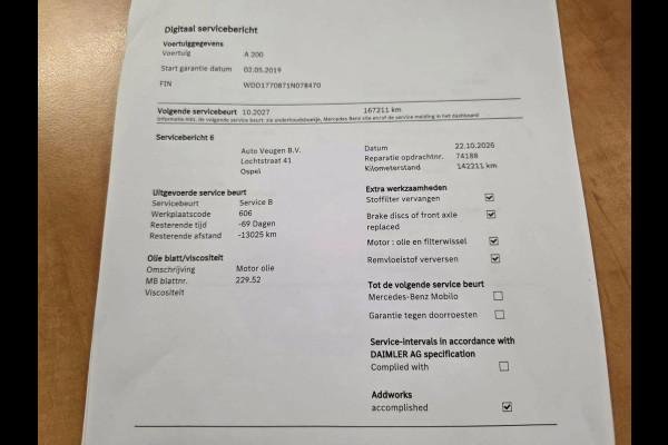 Mercedes-Benz A-Klasse 200 AMG / EDITION 1 / FULL OPTIONS / PANO / BURMESTER / LEDER / CARBON / SFEER / CAMERA / KEYLESS / DAB+ !