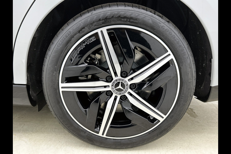 Mercedes-Benz CLA-Klasse Shooting Brake 250+ Business Solution AMG 85 kWh | Advanced Plus pakket | Parkeerpakket | Trekhaak | Vast panoramadak | Warmtewerend, donkergetint glas | 18 inch vijfspaaks lichtmetalen AMG-velgen | GUARD 360° | Sportstoelen |