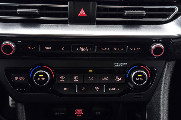 Kia Niro 1.6 GDi Hybrid DynamicPlusLine (CAMERA, STOEL/STUUR VERWARMING, CRUISE ADAPTIEF)