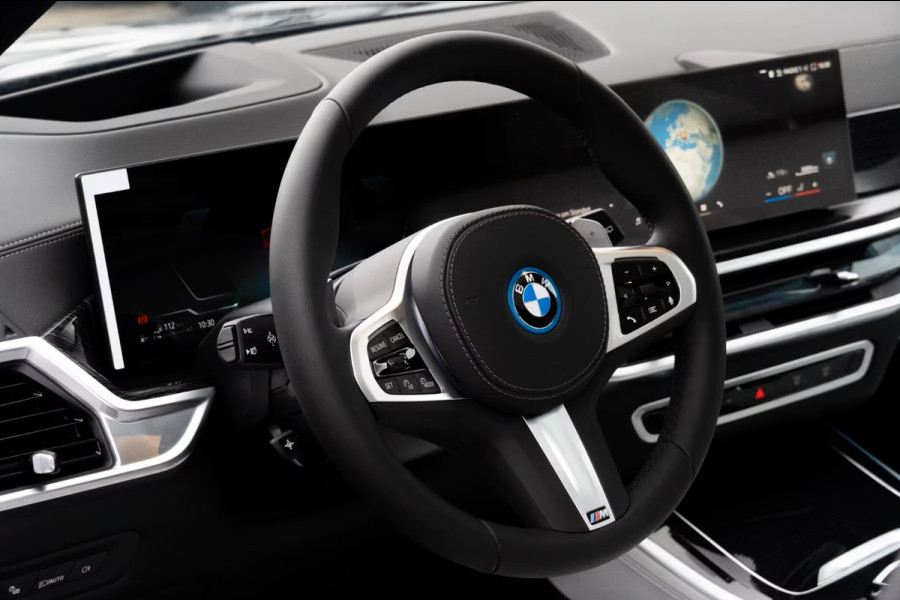 BMW X5 xDrive50e M-SPORT Pro ** LED, GRAU LEDER, NAVI+, PANO, DR.ASS+, TREKH, 22-invh LMV, LUCHT ** Ex BMW - UNFALLFREI ** ** INFORMEER OOK NAAR ONZE AANTREKKELIJKE FINANCIAL-LEASE TARIEVEN **