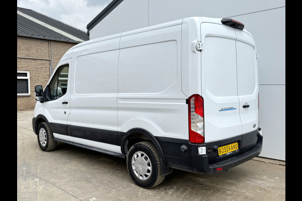 Ford E-Transit 68kWh 184PK L2H2 317km WLTP BEV Snelladen 360° Camera Stoelverwarming Cruise control Climate control Carplay Navigatie Parkeerse