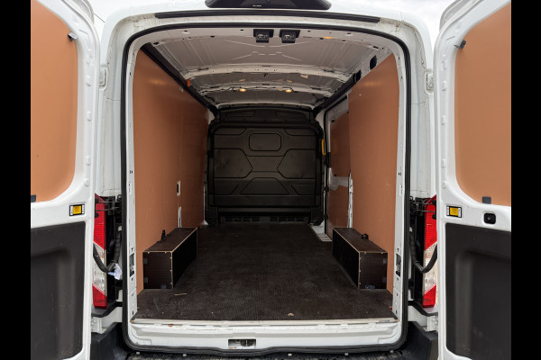 Ford E-Transit 68kWh 184PK L2H2 317km WLTP BEV Snelladen 360° Camera Stoelverwarming Cruise control Climate control Carplay Navigatie Parkeerse