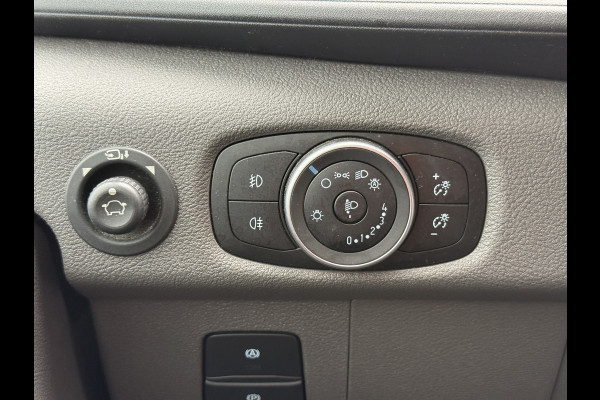 Ford E-Transit 68kWh 184PK L2H2 317km WLTP BEV Snelladen 360° Camera Stoelverwarming Cruise control Climate control Carplay Navigatie Parkeerse