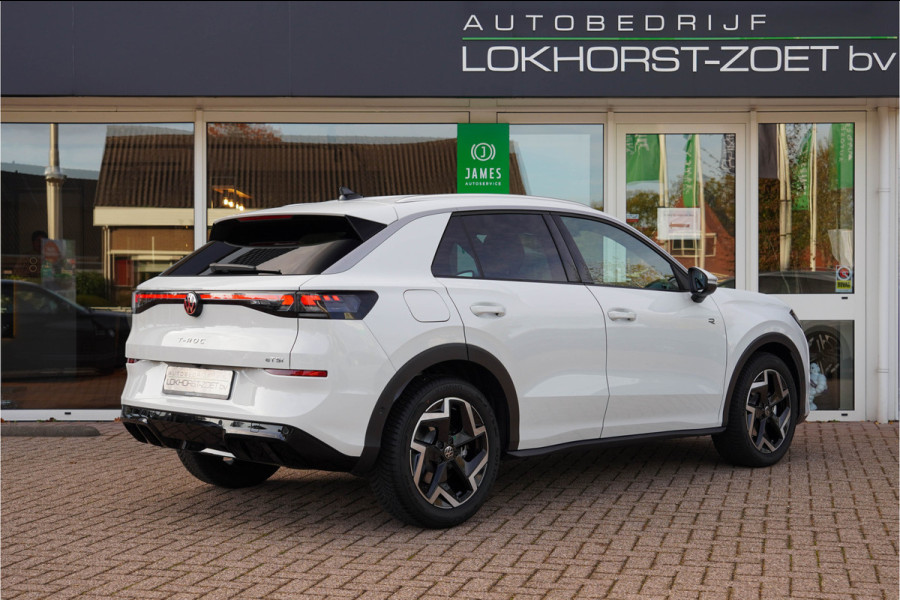 Volkswagen T-Roc 1.5 eTsi R-Line First Edition | Trekhaak | Matrix | Camera