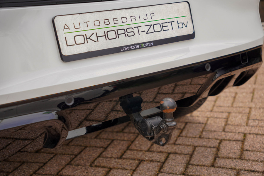 Volkswagen T-Roc 1.5 eTsi R-Line First Edition | Trekhaak | Matrix | Camera