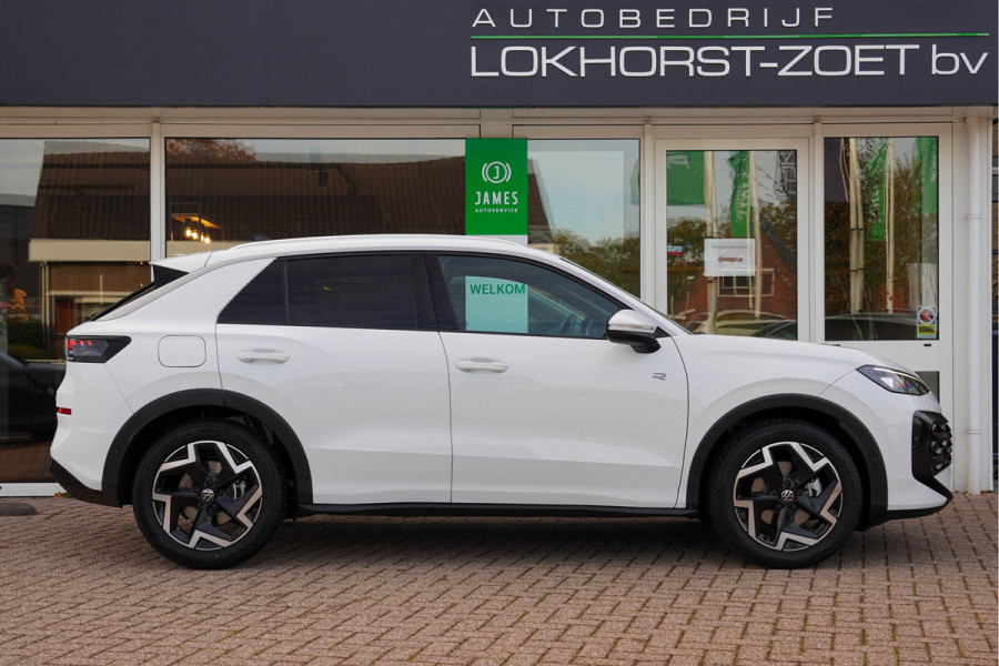 Volkswagen T-Roc 1.5 eTsi R-Line First Edition | Trekhaak | Matrix | Camera