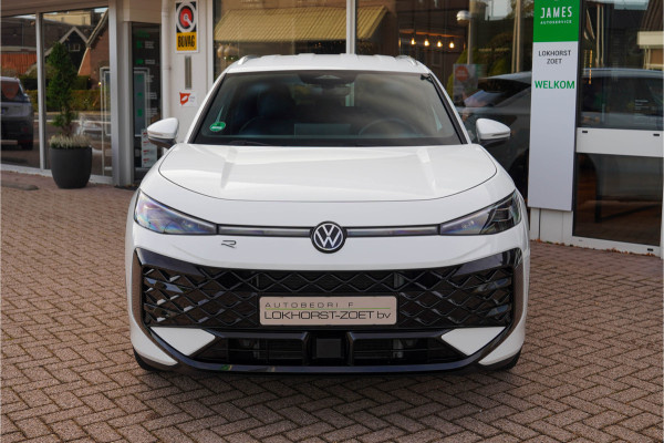 Volkswagen T-Roc 1.5 eTsi R-Line First Edition | Trekhaak | Matrix | Camera