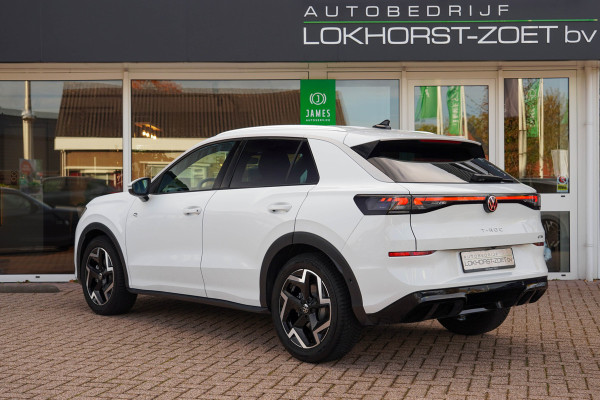 Volkswagen T-Roc 1.5 eTsi R-Line First Edition | Trekhaak | Matrix | Camera