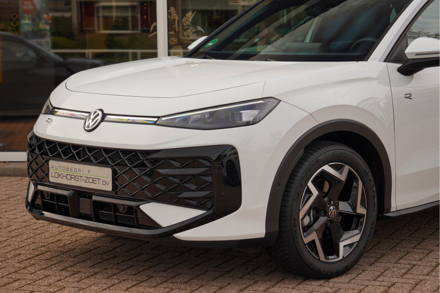 Volkswagen T-Roc 1.5 eTsi R-Line First Edition | Trekhaak | Matrix | Camera
