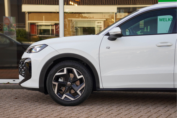 Volkswagen T-Roc 1.5 eTsi R-Line First Edition | Trekhaak | Matrix | Camera