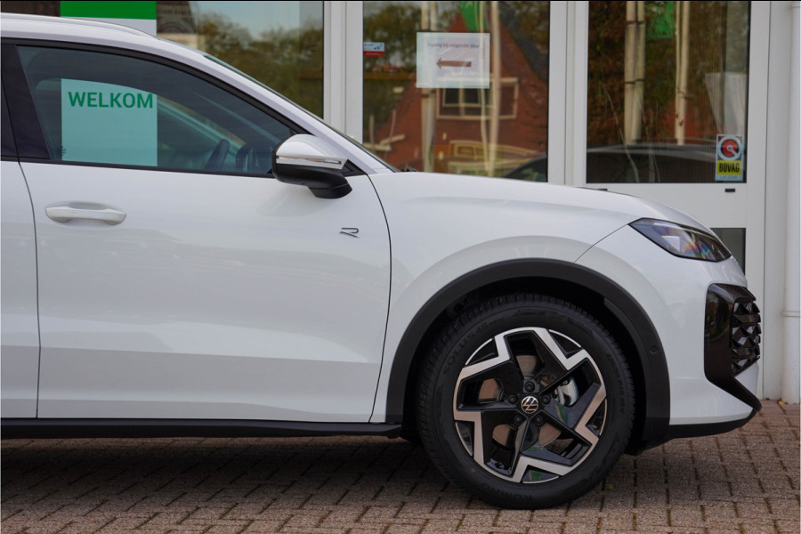 Volkswagen T-Roc 1.5 eTsi R-Line First Edition | Trekhaak | Matrix | Camera