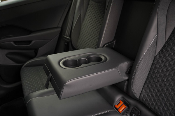 Volkswagen T-Roc 1.5 eTsi R-Line First Edition | Trekhaak | Matrix | Camera