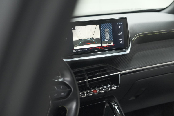 Peugeot 2008 PureTech 130 GT-Line | Camera | Adaptieve Cruise Control | Allseason Banden | Navigatie