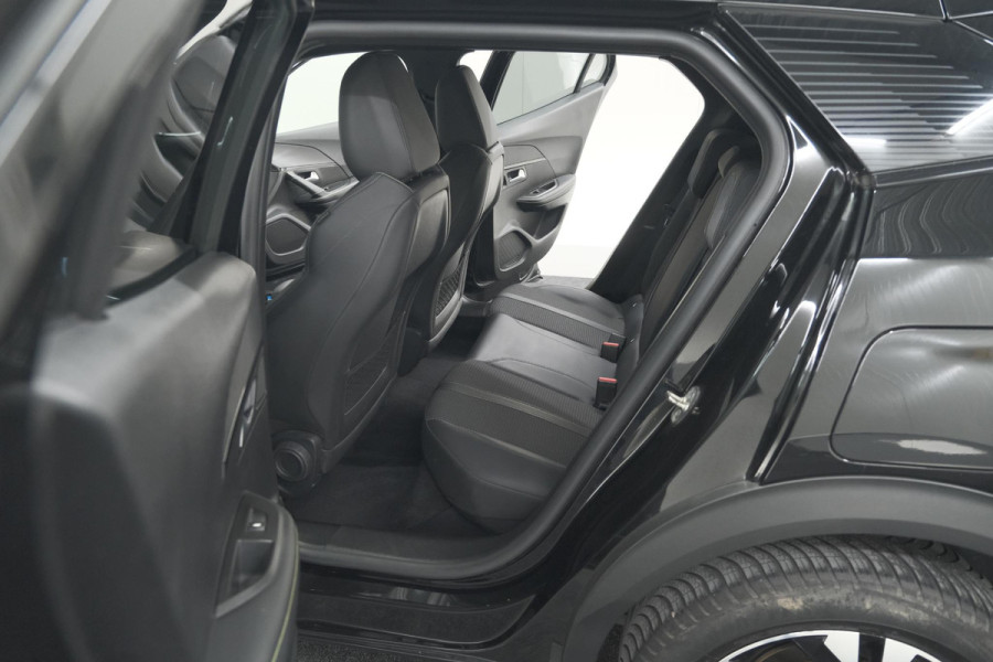 Peugeot 2008 PureTech 130 GT-Line | Camera | Adaptieve Cruise Control | Allseason Banden | Navigatie