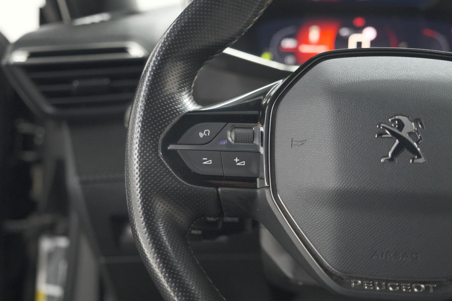 Peugeot 2008 PureTech 130 GT-Line | Camera | Adaptieve Cruise Control | Allseason Banden | Navigatie