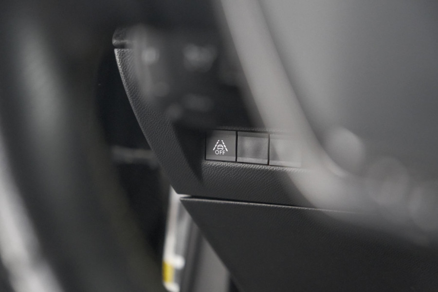 Peugeot 2008 PureTech 130 GT-Line | Camera | Adaptieve Cruise Control | Allseason Banden | Navigatie