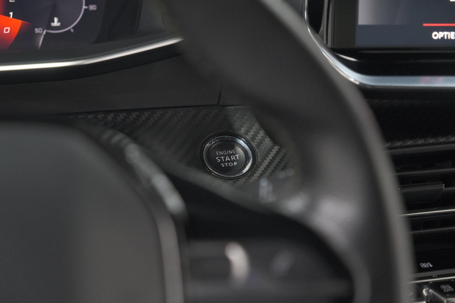 Peugeot 2008 PureTech 130 GT-Line | Camera | Adaptieve Cruise Control | Allseason Banden | Navigatie