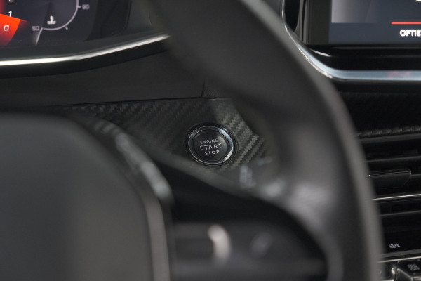 Peugeot 2008 PureTech 130 GT-Line | Camera | Adaptieve Cruise Control | Allseason Banden | Navigatie