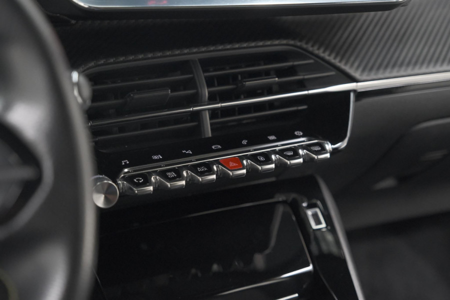 Peugeot 2008 PureTech 130 GT-Line | Camera | Adaptieve Cruise Control | Allseason Banden | Navigatie