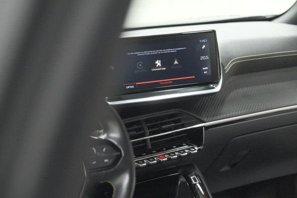 Peugeot 2008 PureTech 130 GT-Line | Camera | Adaptieve Cruise Control | Allseason Banden | Navigatie