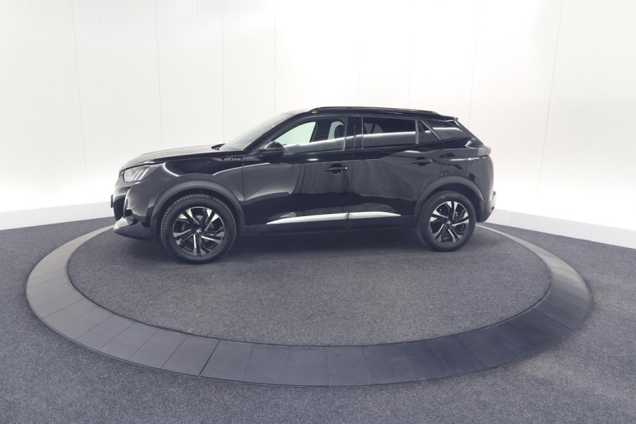 Peugeot 2008 PureTech 130 GT-Line | Camera | Adaptieve Cruise Control | Allseason Banden | Navigatie