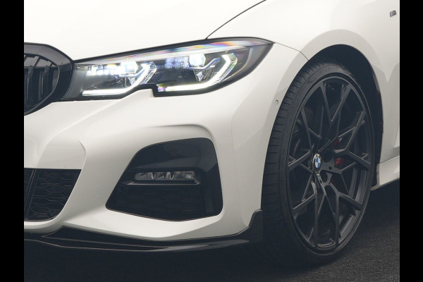 BMW 3 Serie Touring 320i M Sport Perfomance Parts 184pk | Panodak | Adaptive Cruise | Laser LED | Sportuitlaat Kleppen Besturing | Lederen Sportstoelen Verwarmd | Sfeerverlichting | Apple Carplay | 20"L.M | Navigatie | DAB |