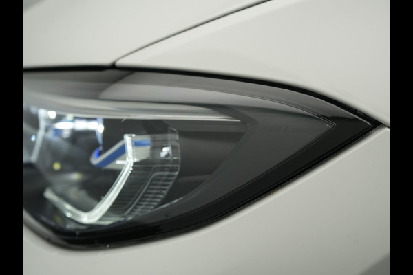 BMW 3 Serie Touring 320i M Sport Perfomance Parts 184pk | Panodak | Adaptive Cruise | Laser LED | Sportuitlaat Kleppen Besturing | Lederen Sportstoelen Verwarmd | Sfeerverlichting | Apple Carplay | 20"L.M | Navigatie | DAB |