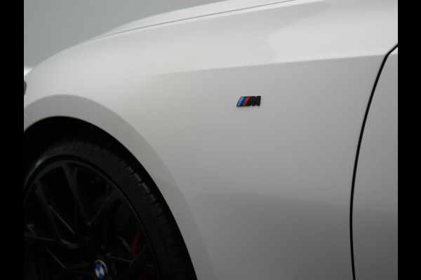 BMW 3 Serie Touring 320i M Sport Perfomance Parts 184pk | Panodak | Adaptive Cruise | Laser LED | Sportuitlaat Kleppen Besturing | Lederen Sportstoelen Verwarmd | Sfeerverlichting | Apple Carplay | 20"L.M | Navigatie | DAB |