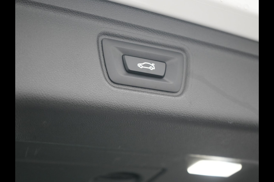 BMW 3 Serie Touring 320i M Sport Perfomance Parts 184pk | Panodak | Adaptive Cruise | Laser LED | Sportuitlaat Kleppen Besturing | Lederen Sportstoelen Verwarmd | Sfeerverlichting | Apple Carplay | 20"L.M | Navigatie | DAB |