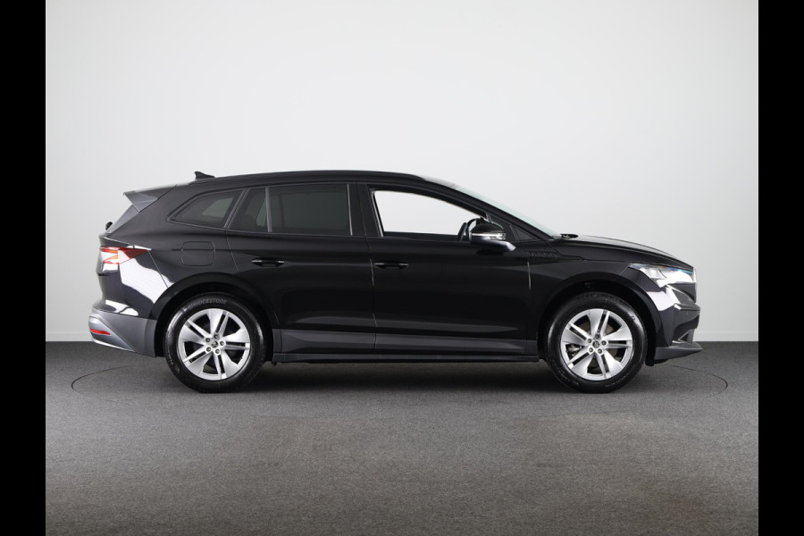 Škoda Enyaq Selection 170pk | Navigatie | Parkeersensoren | Achteruitrijcamera | Lichtmetalen velgen 19" | Verwarmbare voorstoelen | Dode hoek detectie