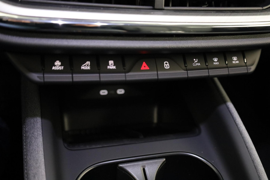 Škoda Enyaq Selection 170pk | Navigatie | Parkeersensoren | Achteruitrijcamera | Lichtmetalen velgen 19" | Verwarmbare voorstoelen | Dode hoek detectie
