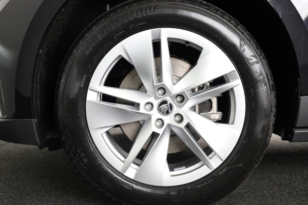 Škoda Enyaq Selection 170pk | Navigatie | Parkeersensoren | Achteruitrijcamera | Lichtmetalen velgen 19" | Verwarmbare voorstoelen | Dode hoek detectie