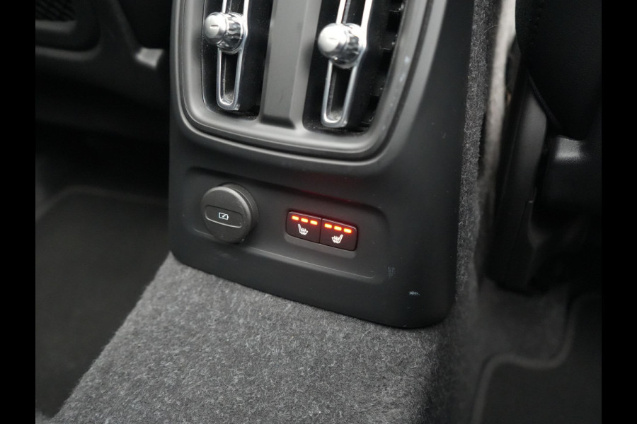 Volvo XC40 T5 Ultimate Dark PHEV 262pk Dealer O.H | SOH 89,2% | Trekhaak Af Fabriek | Panodak | Adaptive Cruise | 360 Camera | Harman / Kardon | Alcantara Sportstoelen Memory & Verwarmd | Stuur Verwarmd | Blis | Keyless | Apple Carplay | Navigatie | DAB | 19"L.M | Plug In Hybrid |