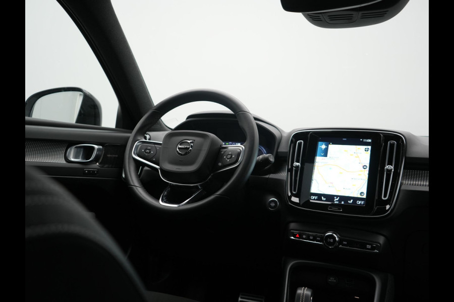 Volvo XC40 T5 Ultimate Dark PHEV 262pk Dealer O.H | SOH 89,2% | Trekhaak Af Fabriek | Panodak | Adaptive Cruise | 360 Camera | Harman / Kardon | Alcantara Sportstoelen Memory & Verwarmd | Stuur Verwarmd | Blis | Keyless | Apple Carplay | Navigatie | DAB | 19"L.M | Plug In Hybrid |