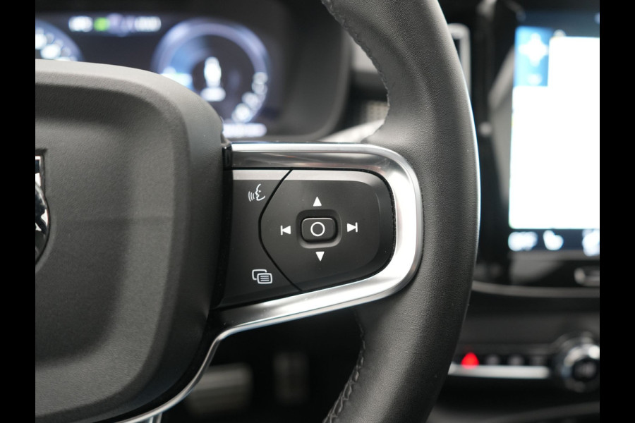 Volvo XC40 T5 Ultimate Dark PHEV 262pk Dealer O.H | SOH 89,2% | Trekhaak Af Fabriek | Panodak | Adaptive Cruise | 360 Camera | Harman / Kardon | Alcantara Sportstoelen Memory & Verwarmd | Stuur Verwarmd | Blis | Keyless | Apple Carplay | Navigatie | DAB | 19"L.M | Plug In Hybrid |