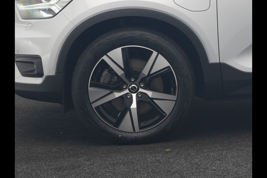 Volvo XC40 T5 Ultimate Dark PHEV 262pk Dealer O.H | SOH 89,2% | Trekhaak Af Fabriek | Panodak | Adaptive Cruise | 360 Camera | Harman / Kardon | Alcantara Sportstoelen Memory & Verwarmd | Stuur Verwarmd | Blis | Keyless | Apple Carplay | Navigatie | DAB | 19"L.M | Plug In Hybrid |