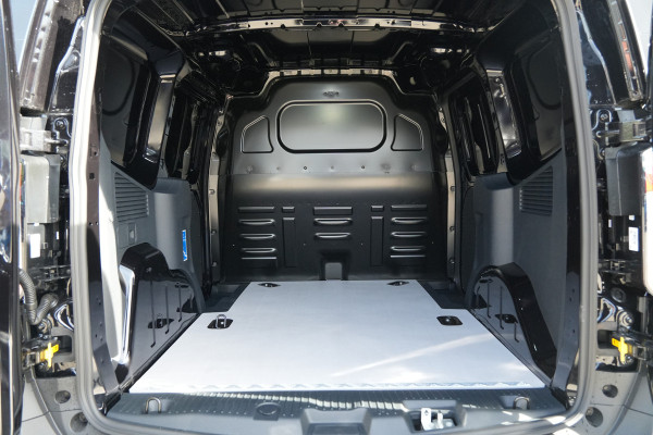 Ford E-Transit Courier Trend 46 kWh 136pk - Stoel/Stuurverwarming - Vloerplaat - Camera - Cruise - Carplay/Android - Rijklaar