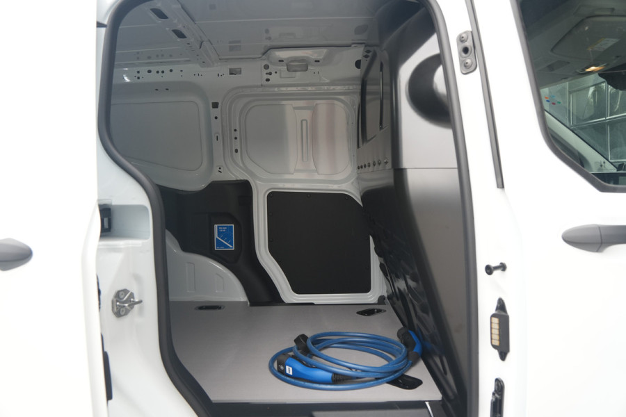 Ford E-Transit Courier Trend 46 kWh 136pk - Trekhaak - Vloerplaat - Camera - Cruise - Carplay/Android - Rijklaar