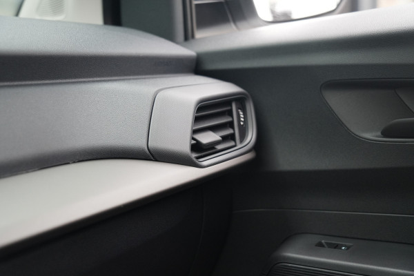 Ford E-Transit Courier Trend 46 kWh 136pk - Trekhaak - Vloerplaat - Camera - Cruise - Carplay/Android - Rijklaar