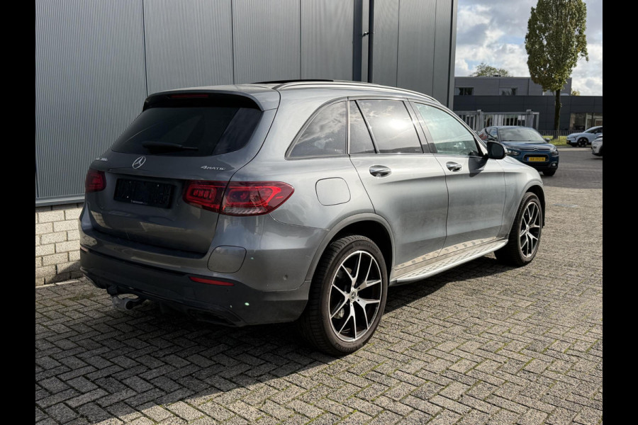 Mercedes-Benz GLC 300e 4MATIC AMG Line 20"/Panoramadak/Trekhaak/Leder/Stoelverwarming + ventilatie//Keyless/Treeplanken/Apple Carplay & Android Auto/Alarm
