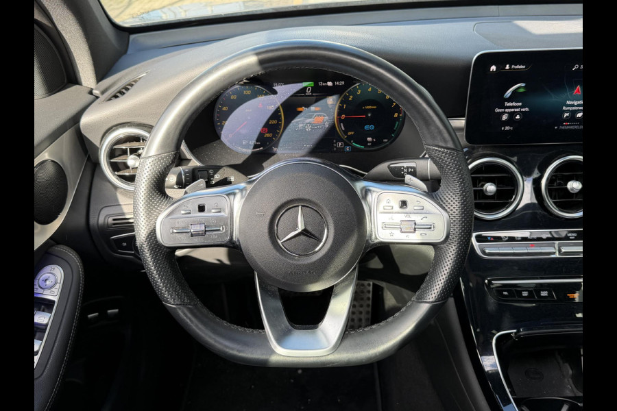 Mercedes-Benz GLC 300e 4MATIC AMG Line 20"/Panoramadak/Trekhaak/Leder/Stoelverwarming + ventilatie//Keyless/Treeplanken/Apple Carplay & Android Auto/Alarm