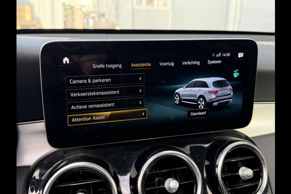 Mercedes-Benz GLC 300e 4MATIC AMG Line 20"/Panoramadak/Trekhaak/Leder/Stoelverwarming + ventilatie//Keyless/Treeplanken/Apple Carplay & Android Auto/Alarm